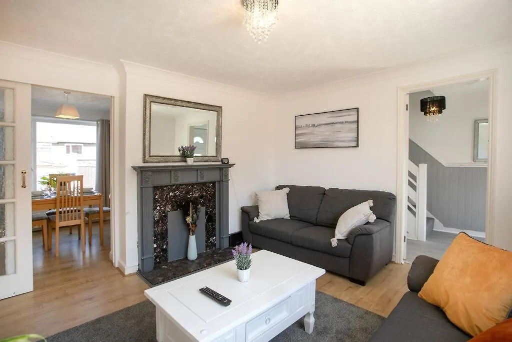Casa de Férias Maltby House, Rotherham For Contractors & Families, Free Private Parking, Wifi Etc