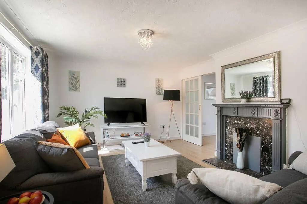Maltby House, Rotherham For Contractors & Families, Free Private Parking, Wifi Etc