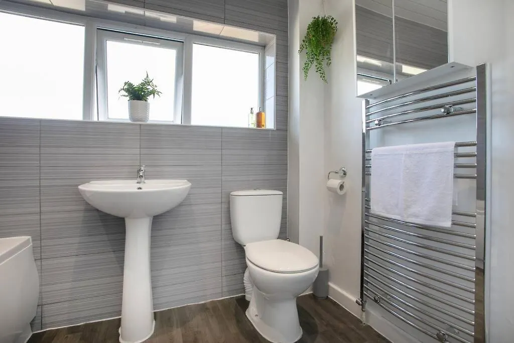 Casa de Férias Maltby House, Rotherham For Contractors & Families, Free Private Parking, Wifi Etc